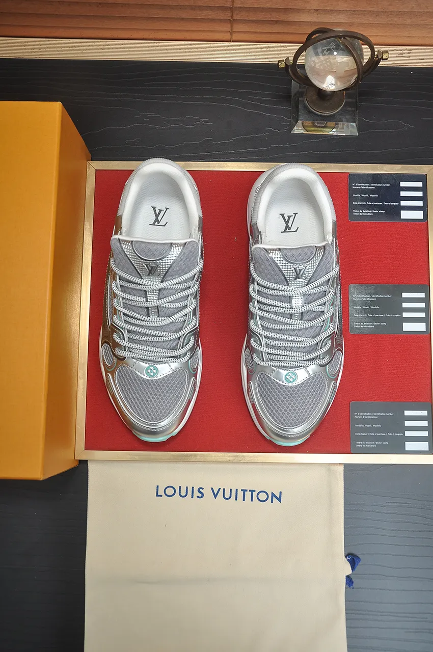 Men's men's shoes 💰640💶[LOUIS VUITTON] (couples 💑 style) new original order 🍀LV Louis Vuitton * - top version of LV classic trendy shoes! Made of imported original fabrics, mesh lining, and original wear-resistant rubber foam outsole! High quality products! Size (Female 35-39) (Male 39-44)